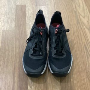 Adidas Women’s Black Pink 215 Terrex Continental l Hiking Sneakers Tennis Shoes